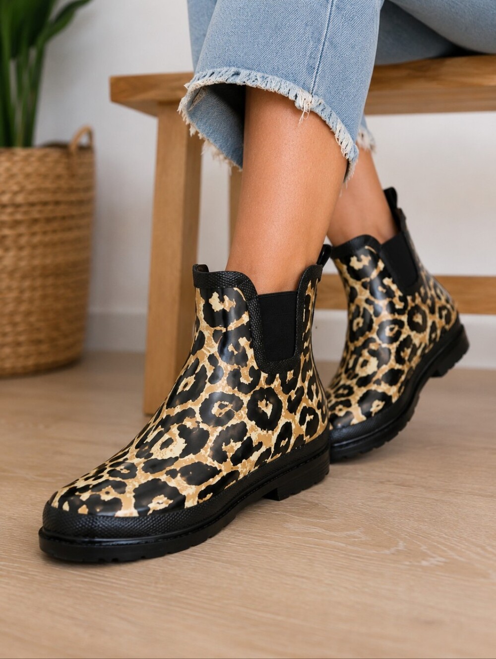 Journee Collection Tekoa Leopard Print Chelsea Rain Boots Waterproof Size 9 NWOT